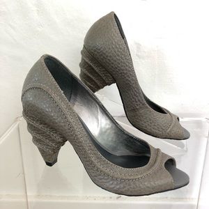 Dumond Heels Avant Garde Taupe Pebbled Leather 6